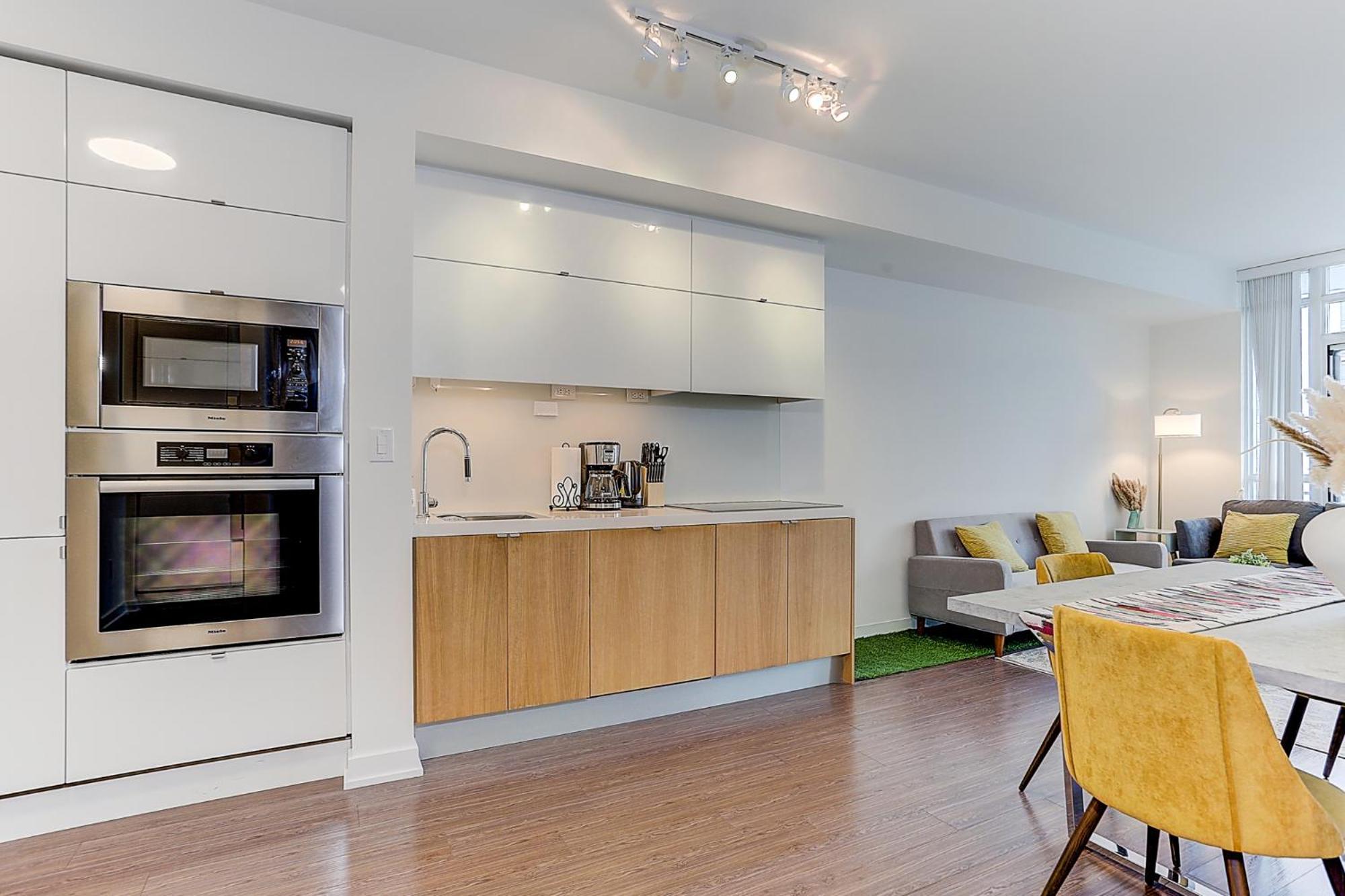 Lakeview Apartments Downtown Торонто Экстерьер фото