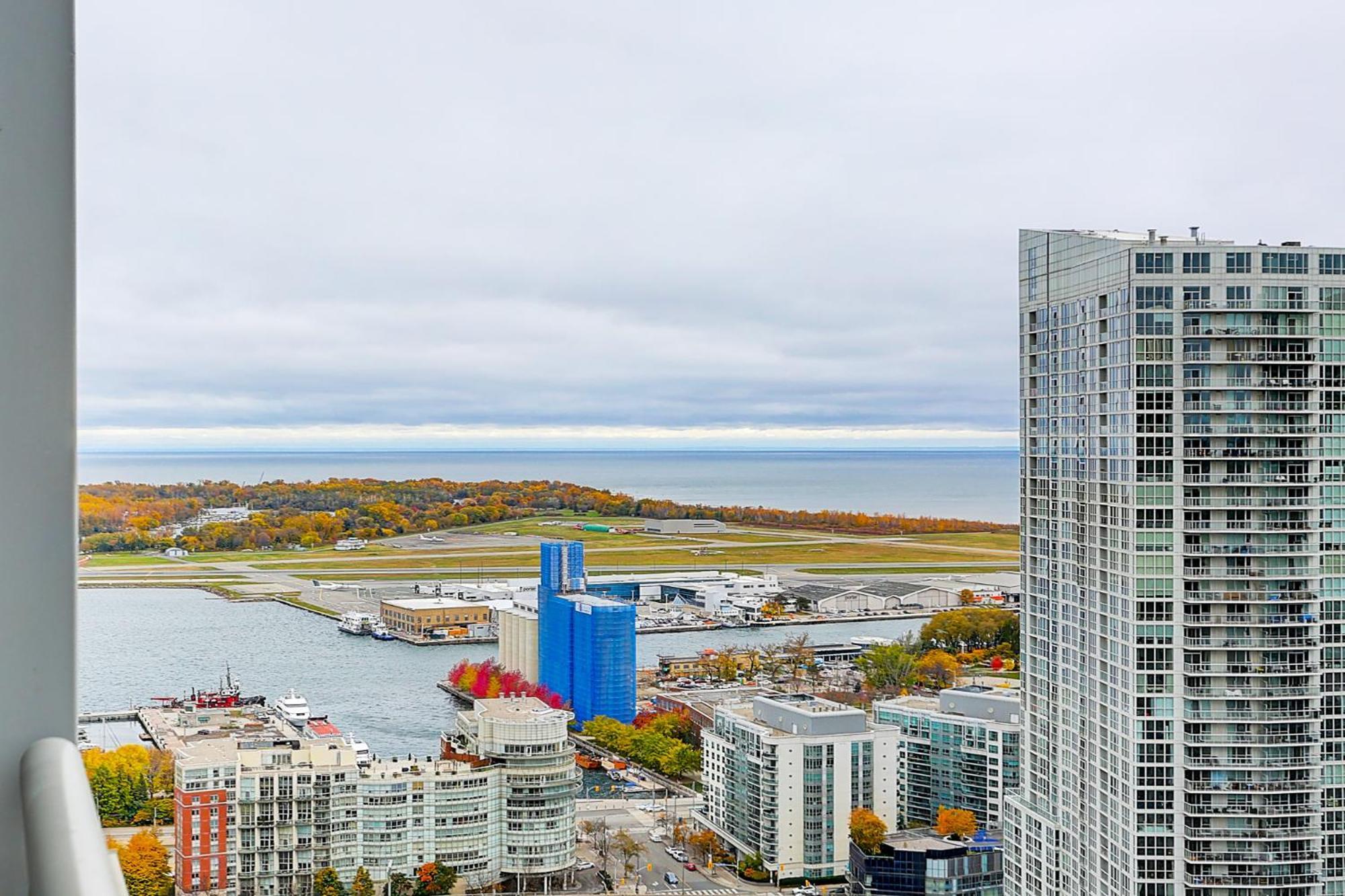 Lakeview Apartments Downtown Торонто Экстерьер фото